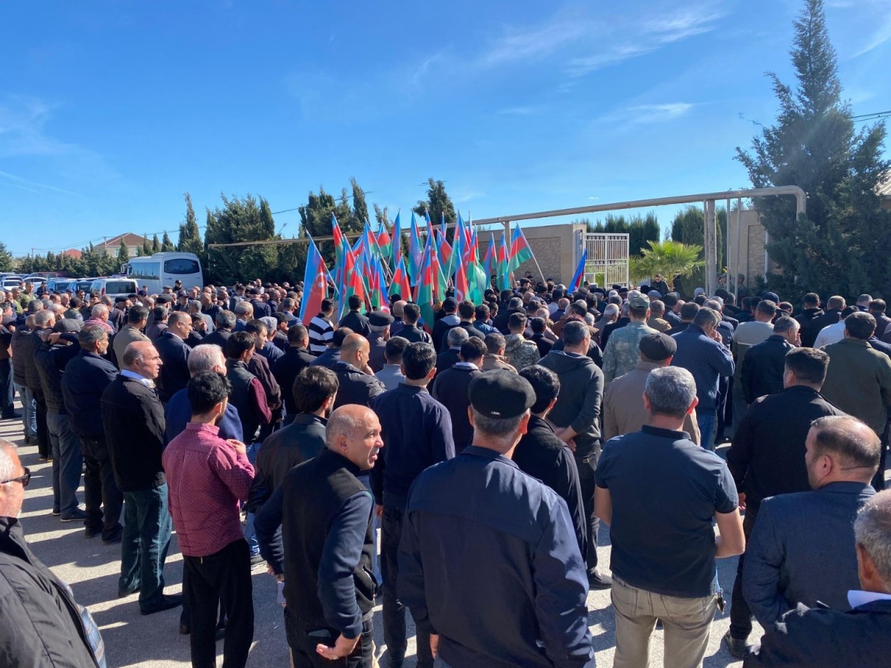 Xocalı soyqırımında itkin düşən şəhidimiz Xəzər rayonunda torpağa tapşırılıb - FOTOLAR